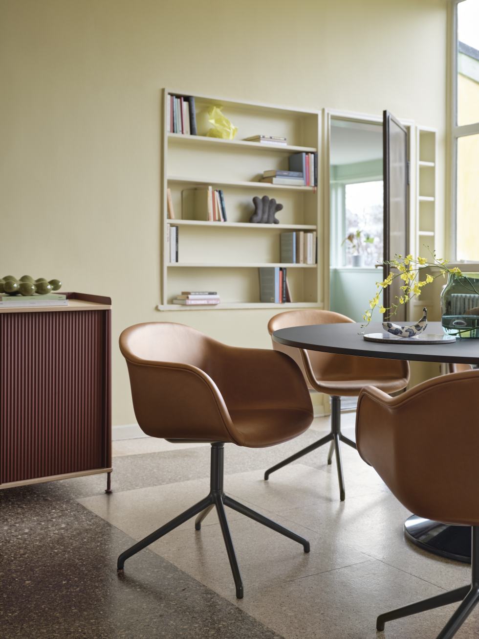 Enfold Sideboard Tall Muuto
