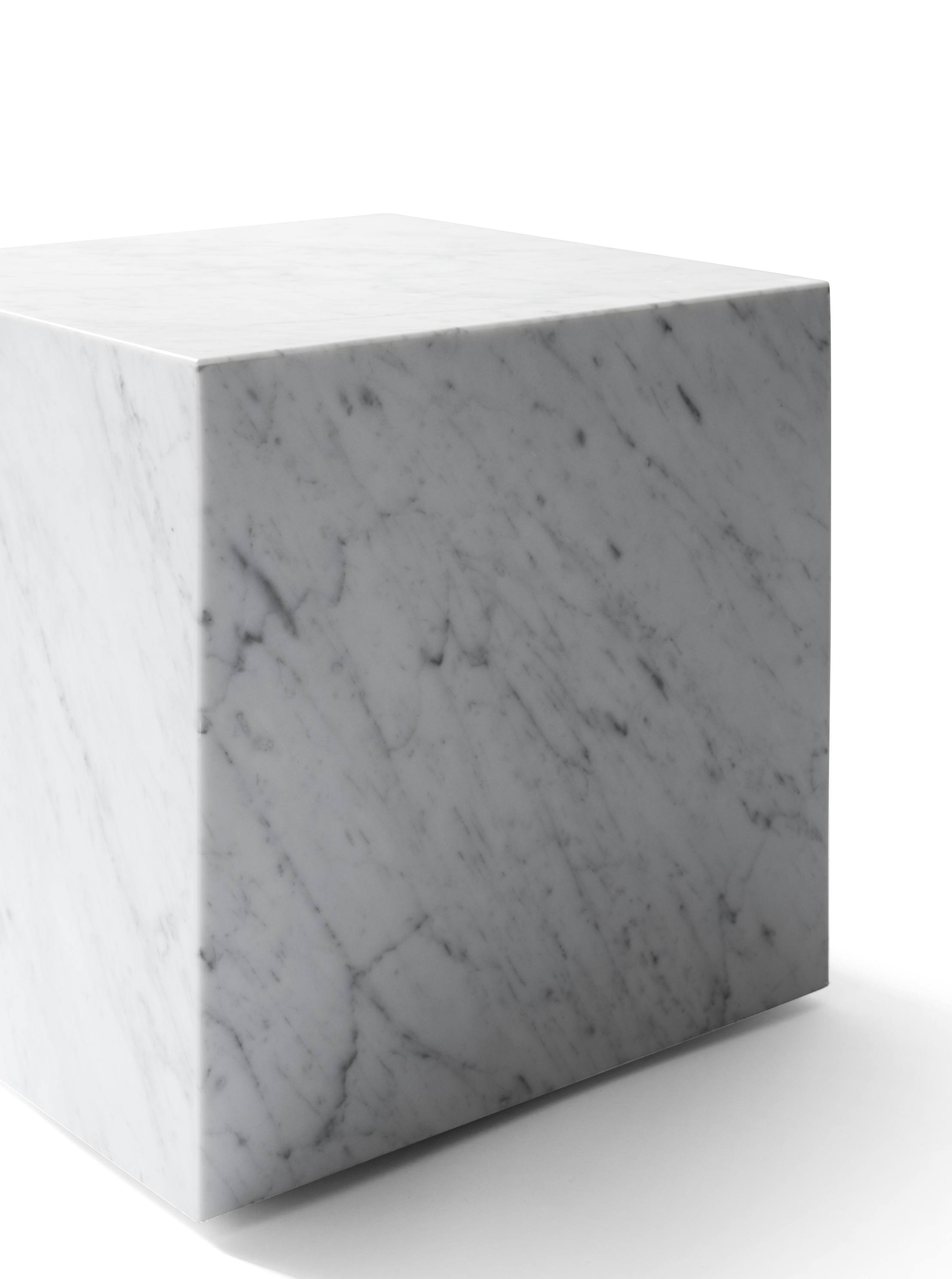 Plinth Cubic Table basse Audo Marbre blanc de Carrare Plinth Cubic Table basse Audo Marbre blanc de Carrare