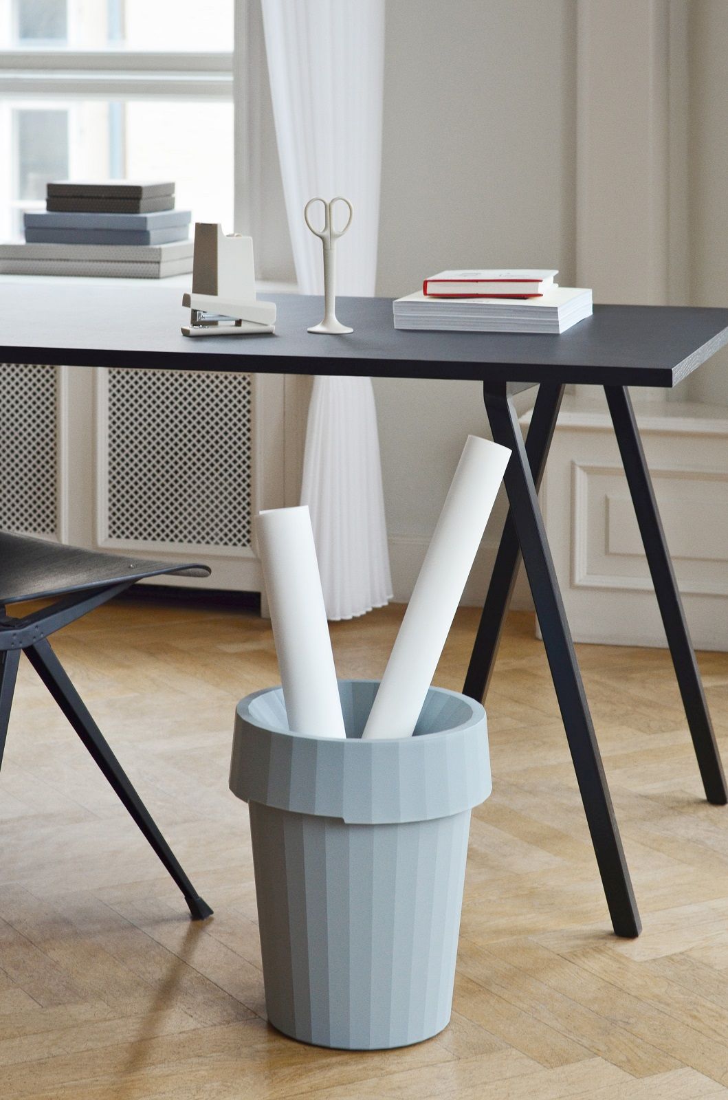 Loop Stand Table Inclusive Support Table / Table de salle à manger 160 Hay
