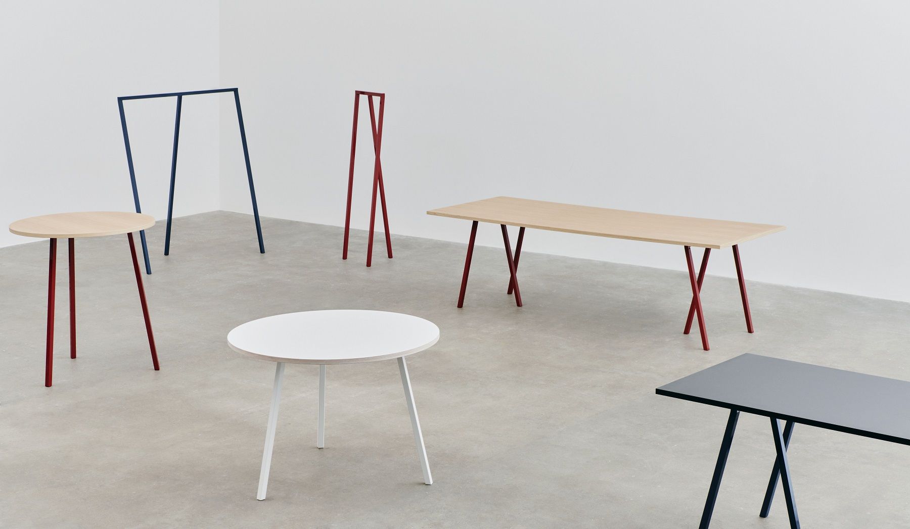 Loop Stand Table Round Table / Table à manger Ø105 Hay 