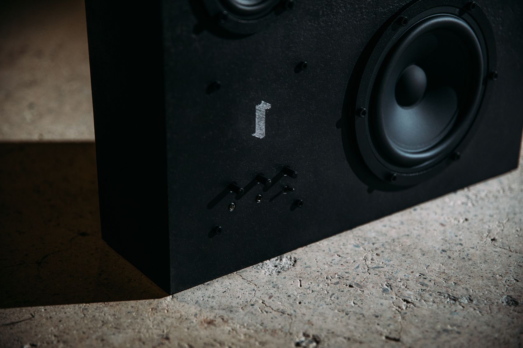 Haut-parleur en acier Transparent Haut-parleur en acier Transparent