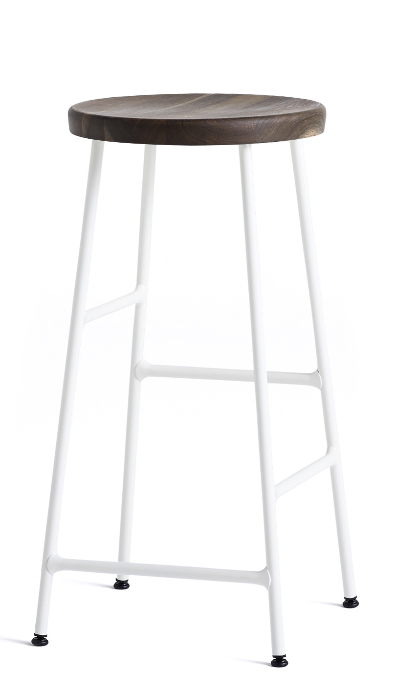 Cornet Bar Stool Low Tabouret de bar H 65 cm Hay Acier revêtu par poudre blanc crème / Chêne fumé huilé