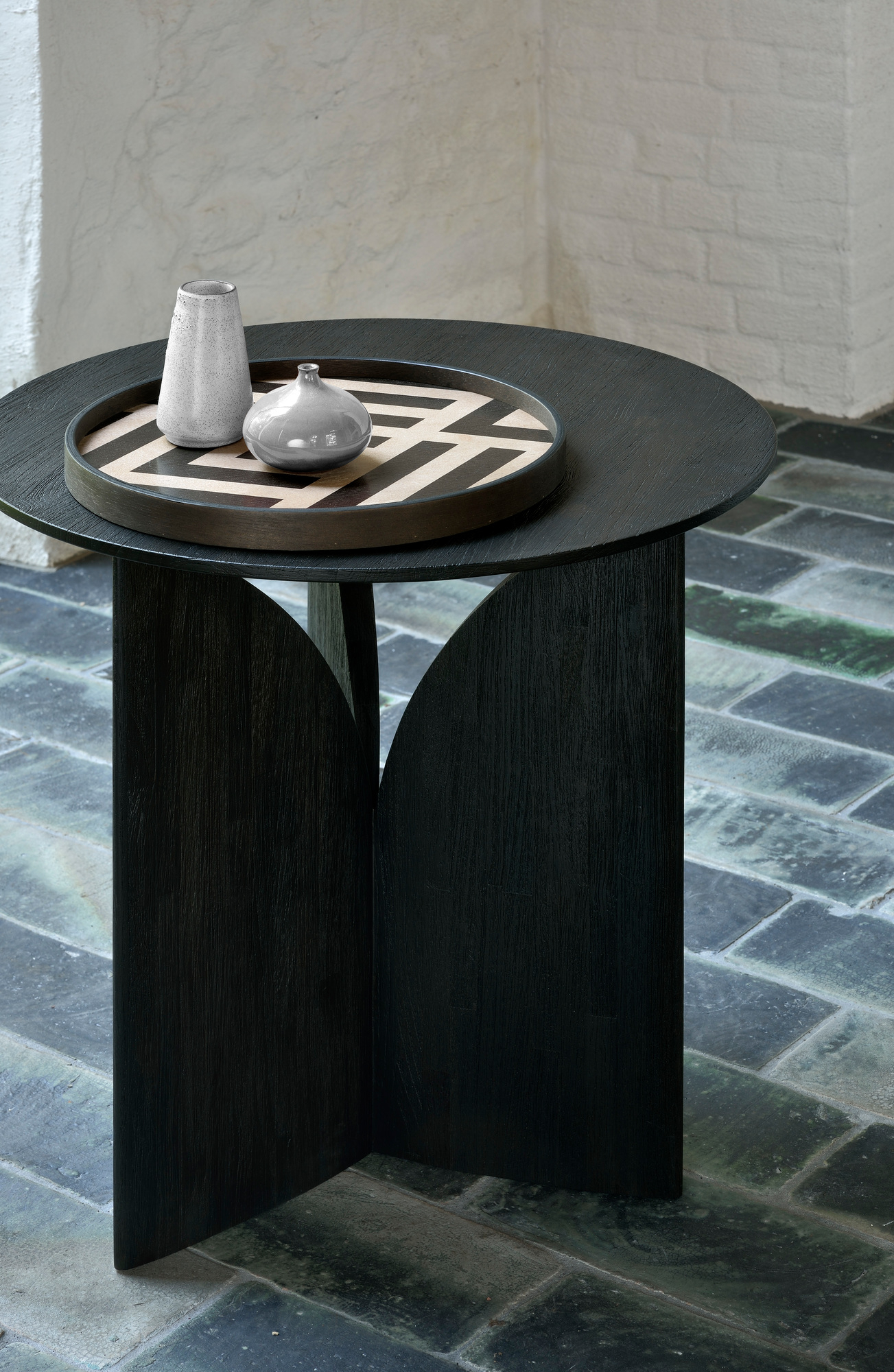 Teak Fin Table d'appoint Peint en Noir Ethnicraft