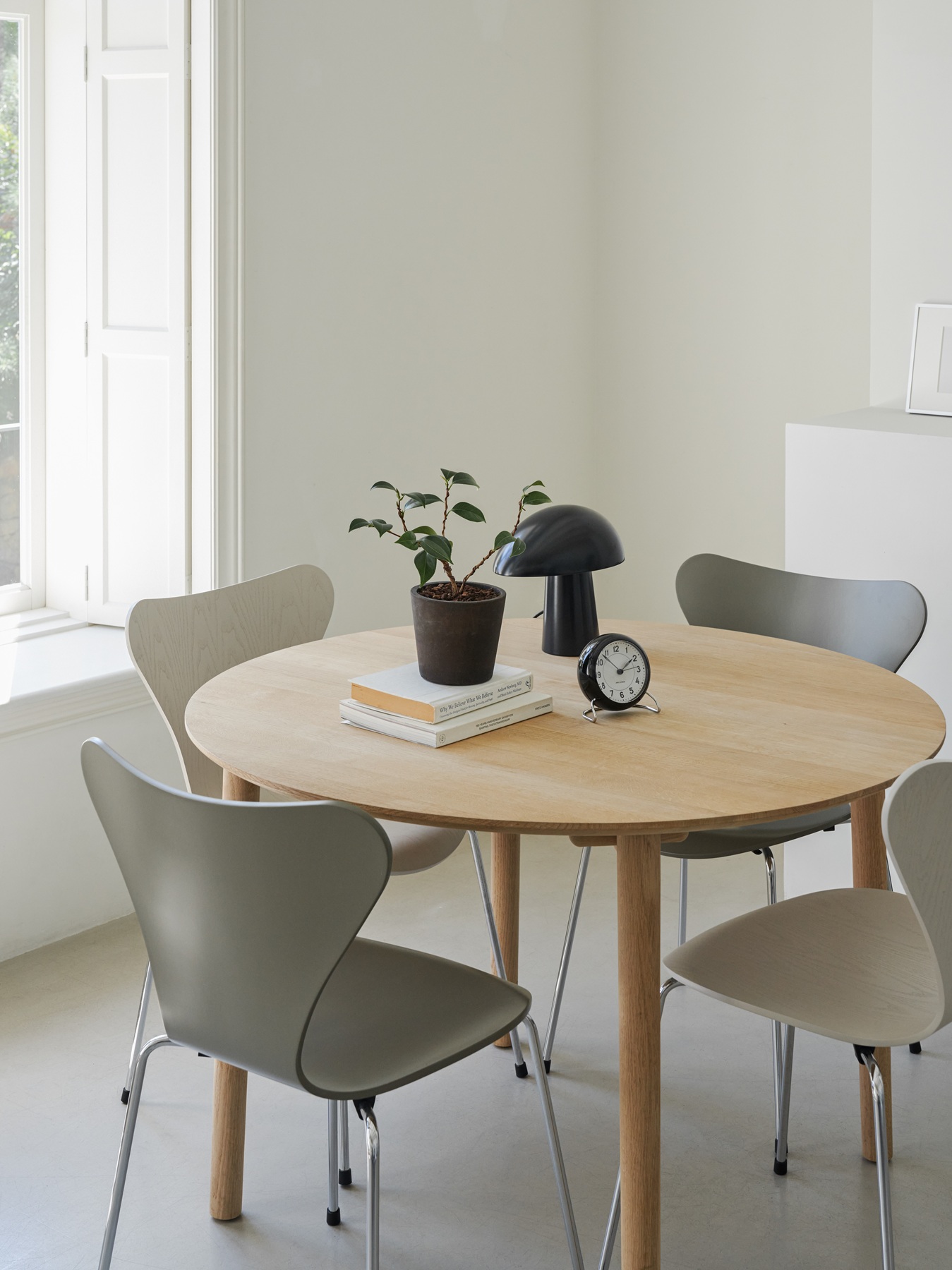 Sept / Série Chaise 3107 Frêne Set Nine grey Fritz Hansen OFFRE SPECIALE