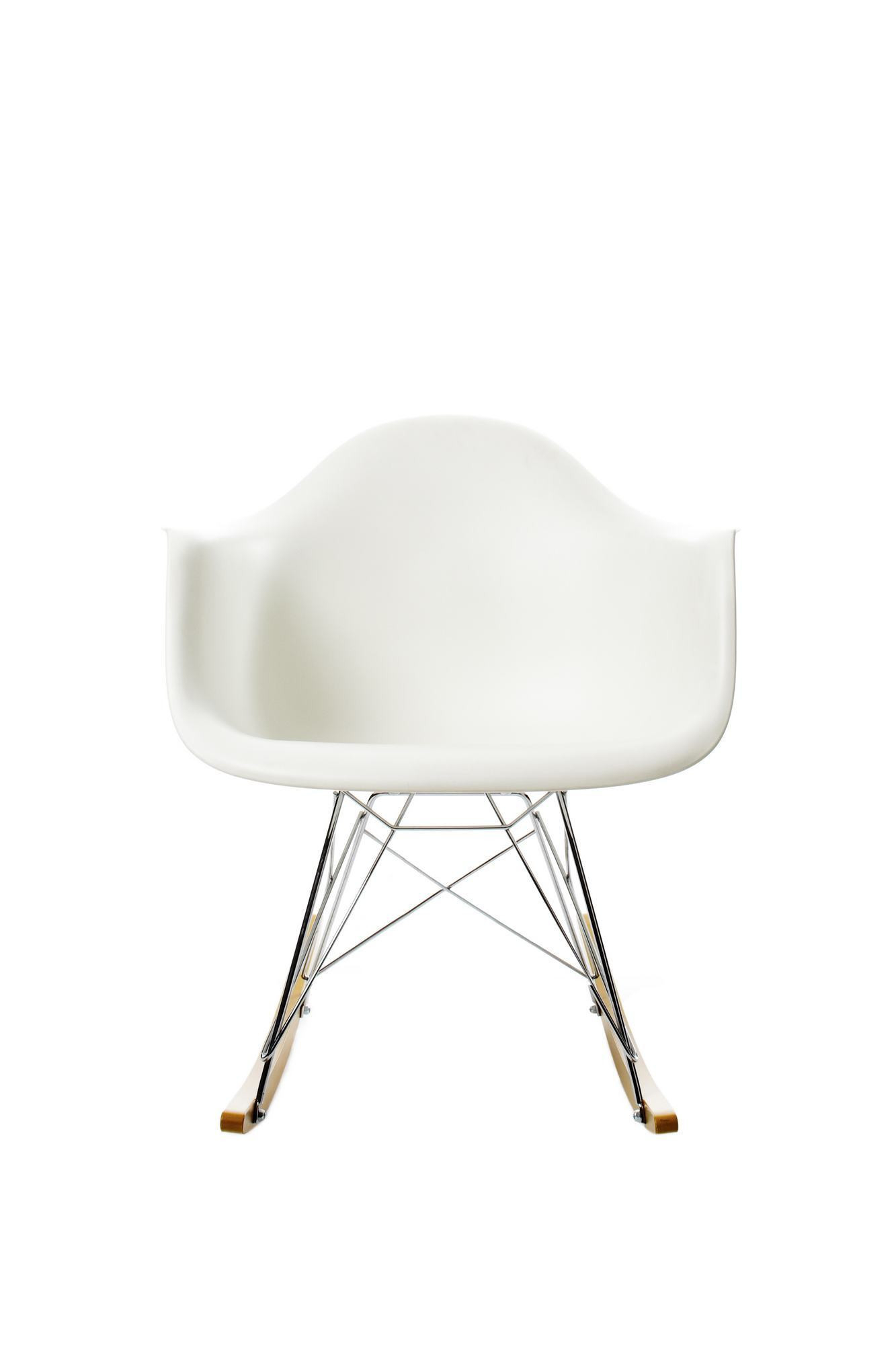 Eames Plastic Arm Rocking Chair chaise à bascule RAR Vitra Érable jaunâtre - Chromé - Blanc