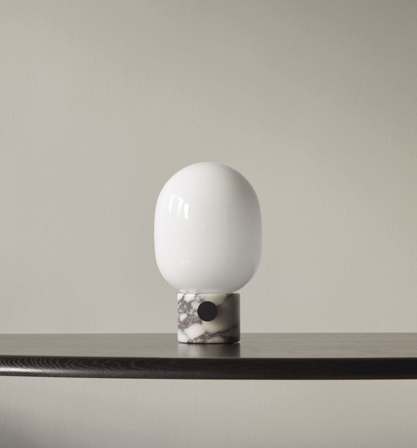 JWDA Lampe de table Large Travertine Rouge Audo Copenhagen