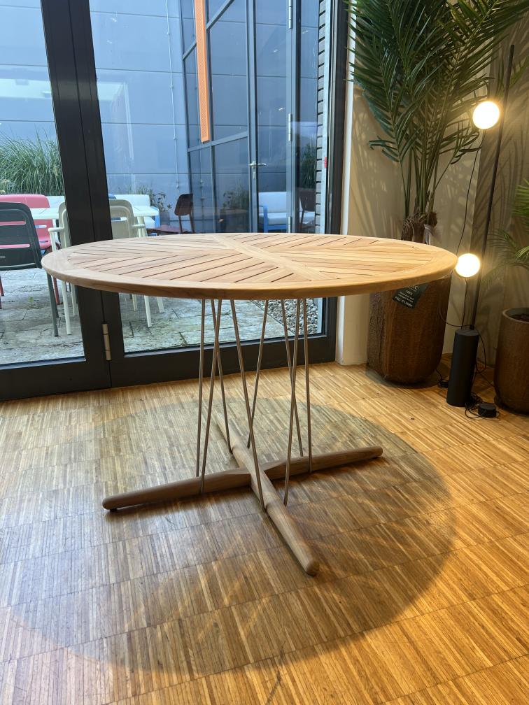 Embrace Combinaison de table Outdoor Carl Hansen & Søn PIÈCE D'EXPOSITION