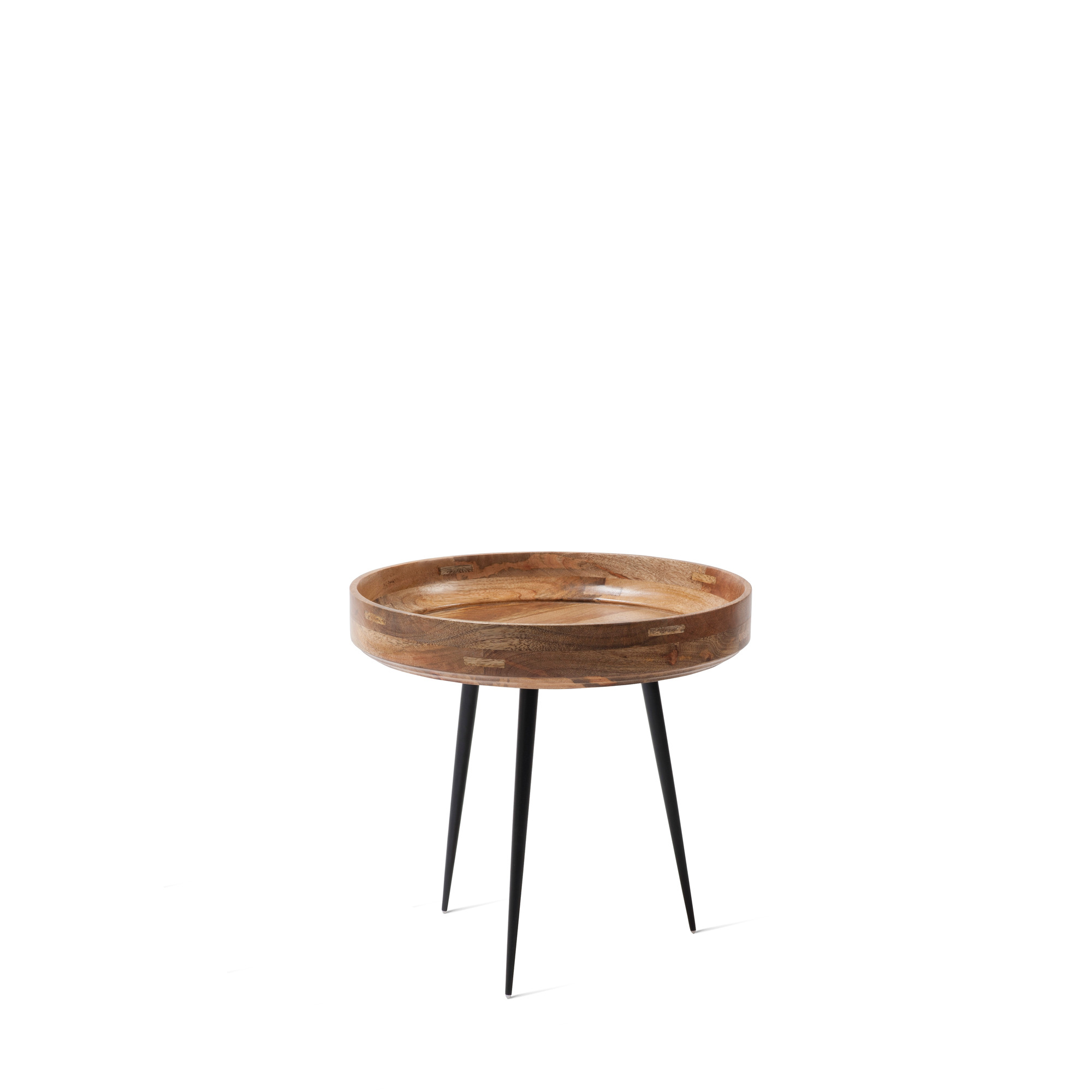 Bowl Table aus Mangoholz mit schwarzen Beinen auf weißem Hintergrund. Kleiner Beistelltisch.