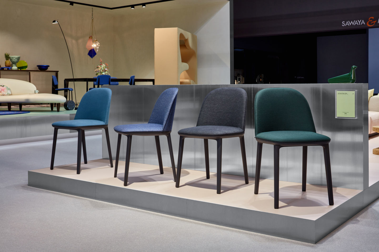Chaise Softshell Side Chair Vitra