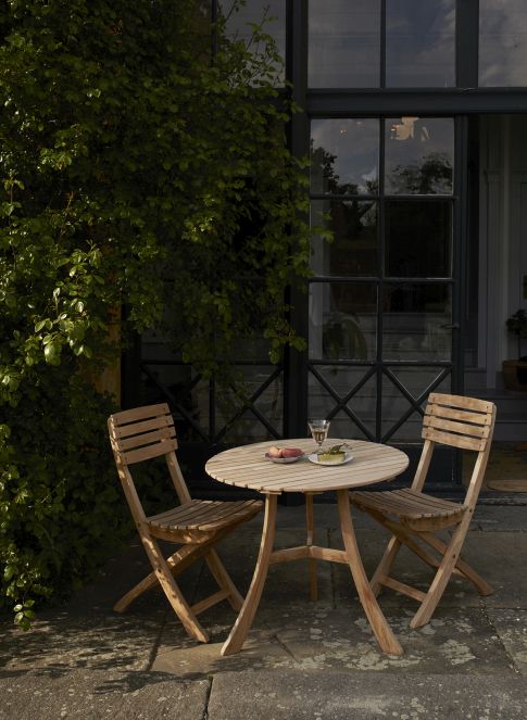 Vendia Table Ø 75 cm Table d'extérieur Skagerak by Fritz Hansen