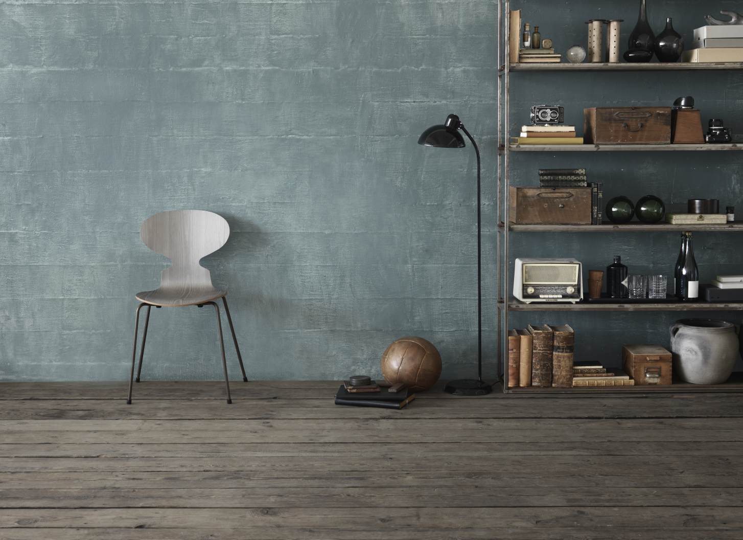 La chaise La Fourmi  3101 Cadre à 4 pieds Fritz Hansen 