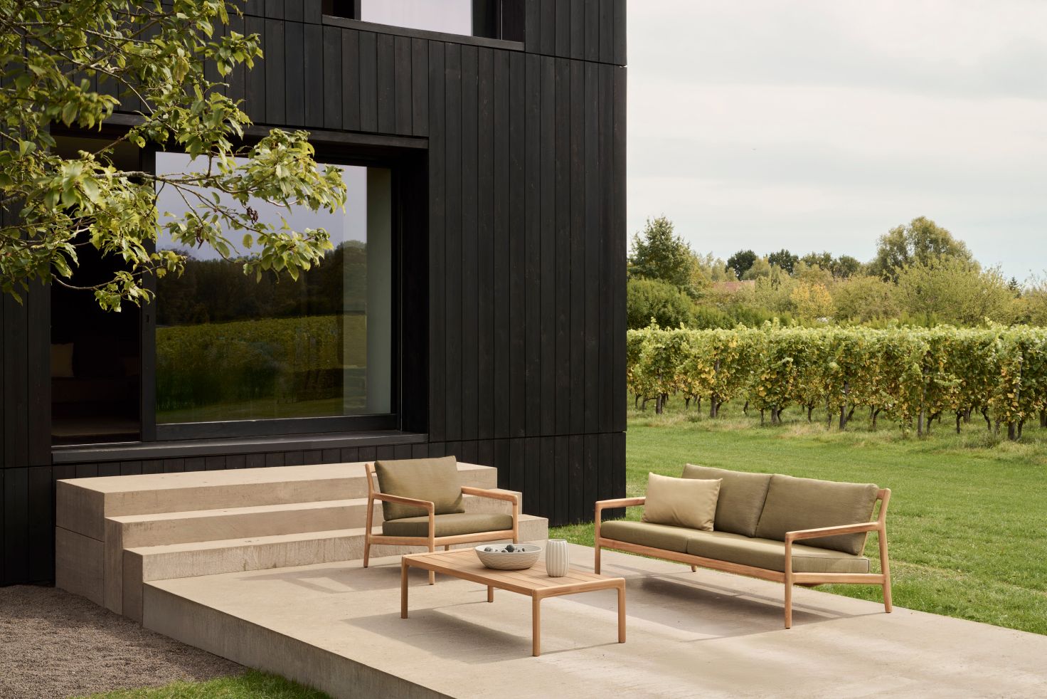 Fauteuil de jardin Jack Outdoor Lounge Chair en tissu vert teck Ethnicraft
