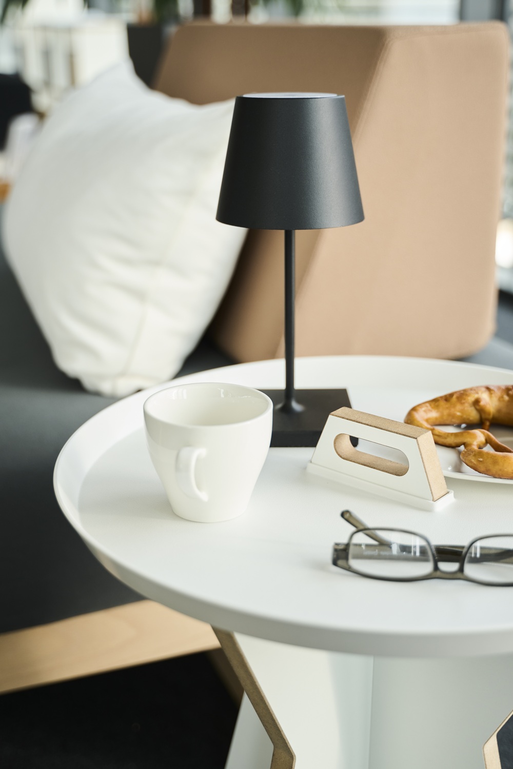 Tojo Table d'appoint portable avec plateau amovible Tojo