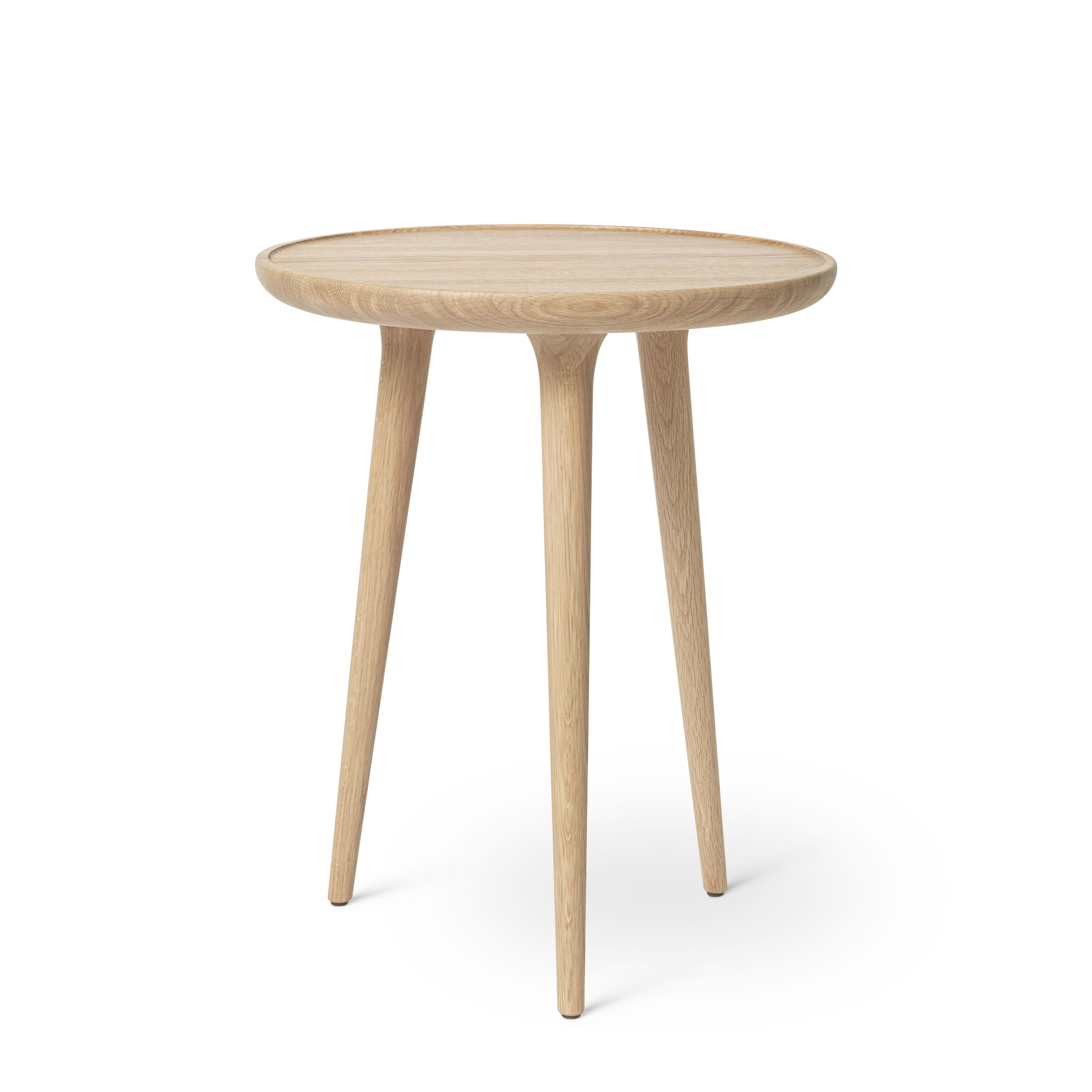 moyenne Accent Table côté chêne mat Mater