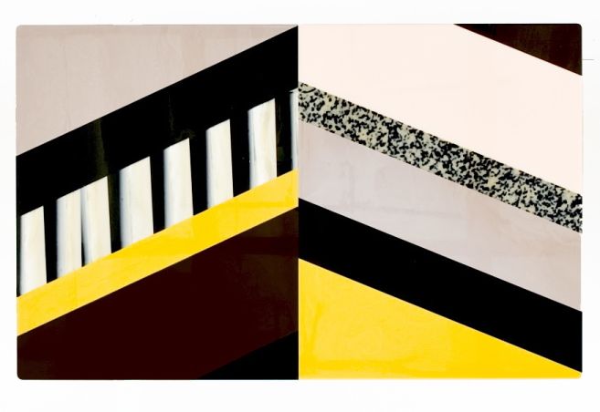 Fishbone Tableau 108x68x40 jaune Moroso Detailansicht des Fishbone Tischs von Moroso, gelb, mit geometrischen Mustern und hochwertigen Materialien.