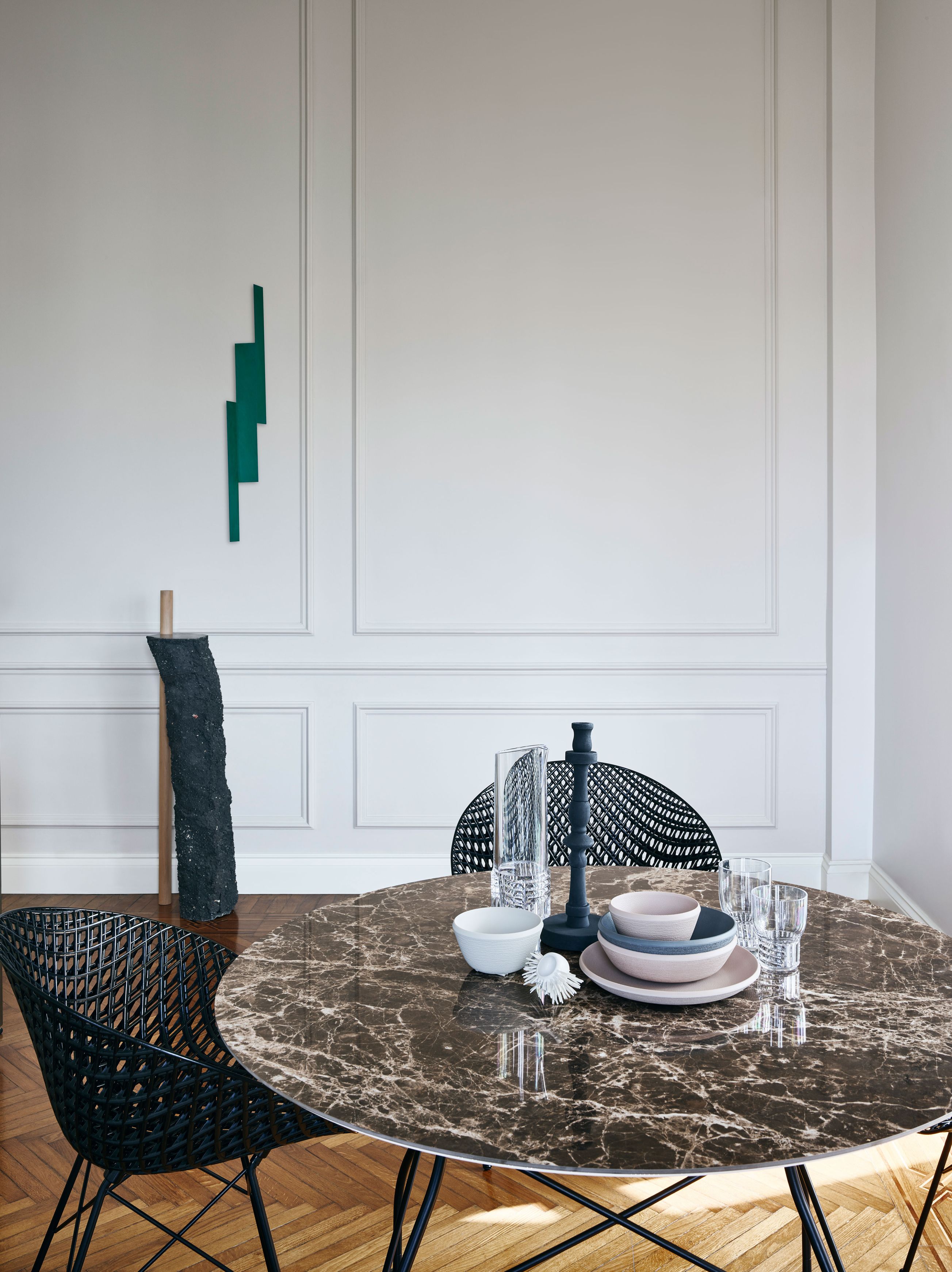Glossy Table en grès marbré Kartell
