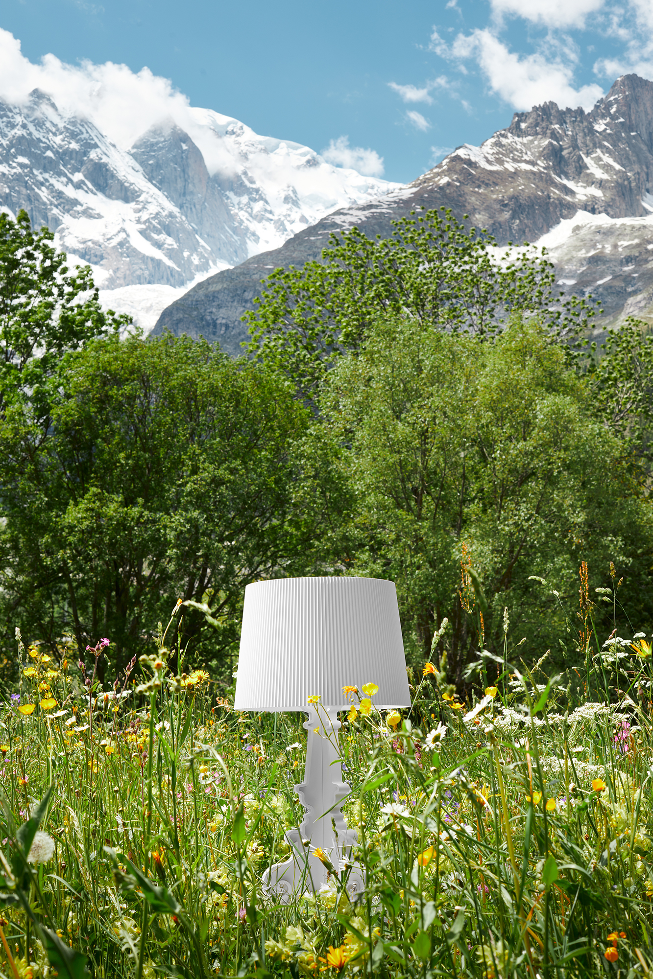 Bourgie peint en blanc Kartell