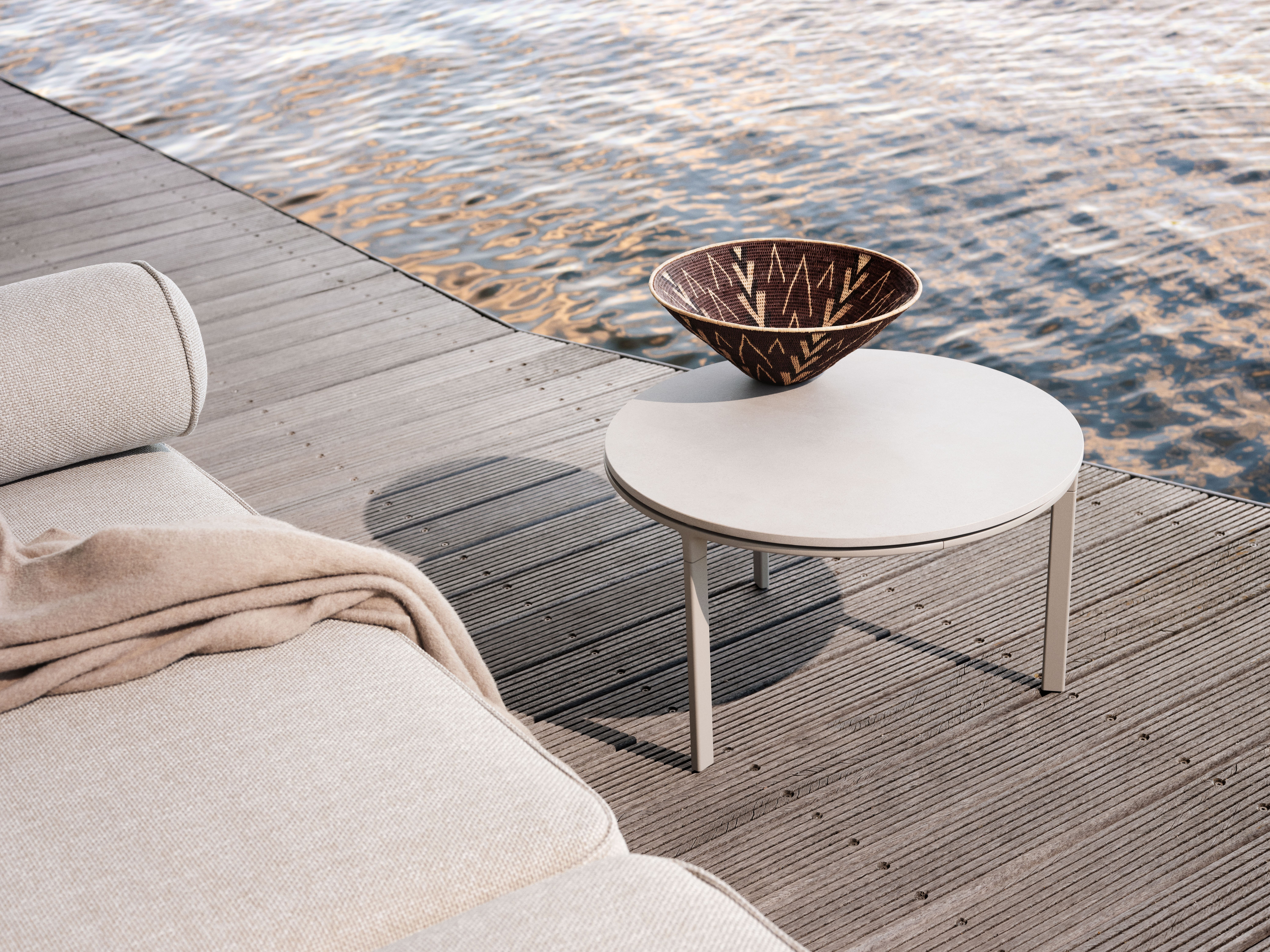 Open-Air Outdoor Coffee Table Ø60 Vipp