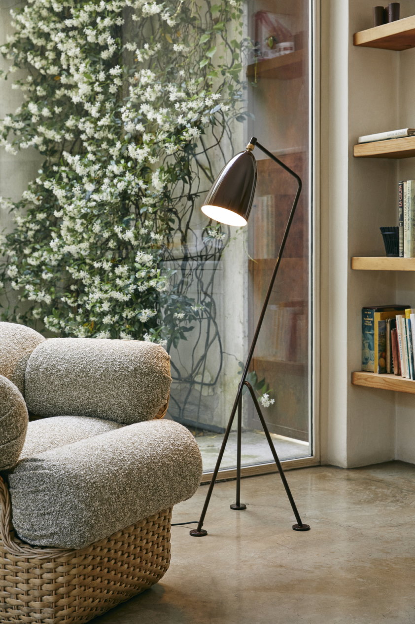 Gräshoppa / Grashoppa lampadaire Gubi