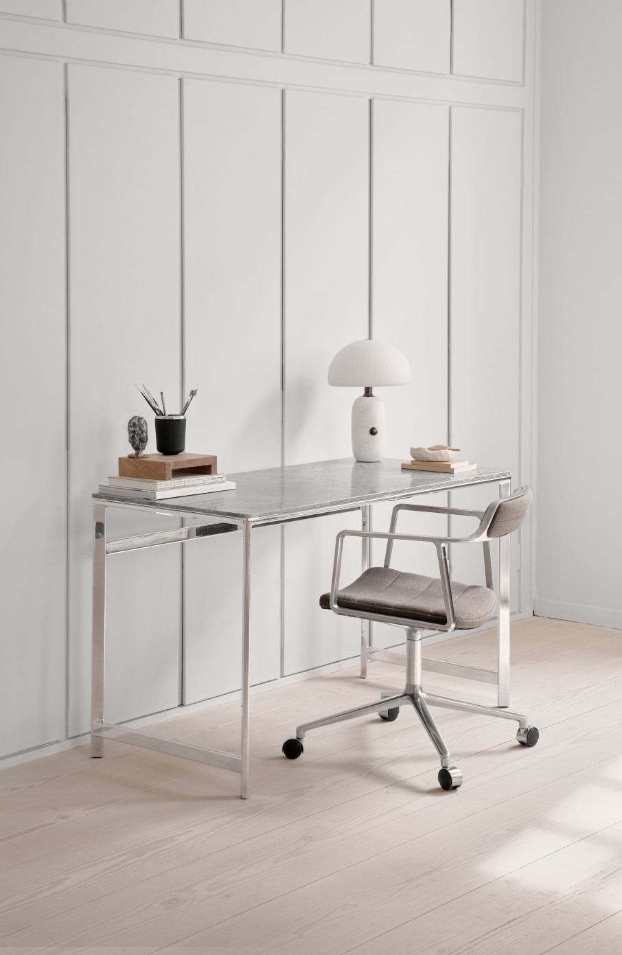 430 Studio Desk Bureau Vipp