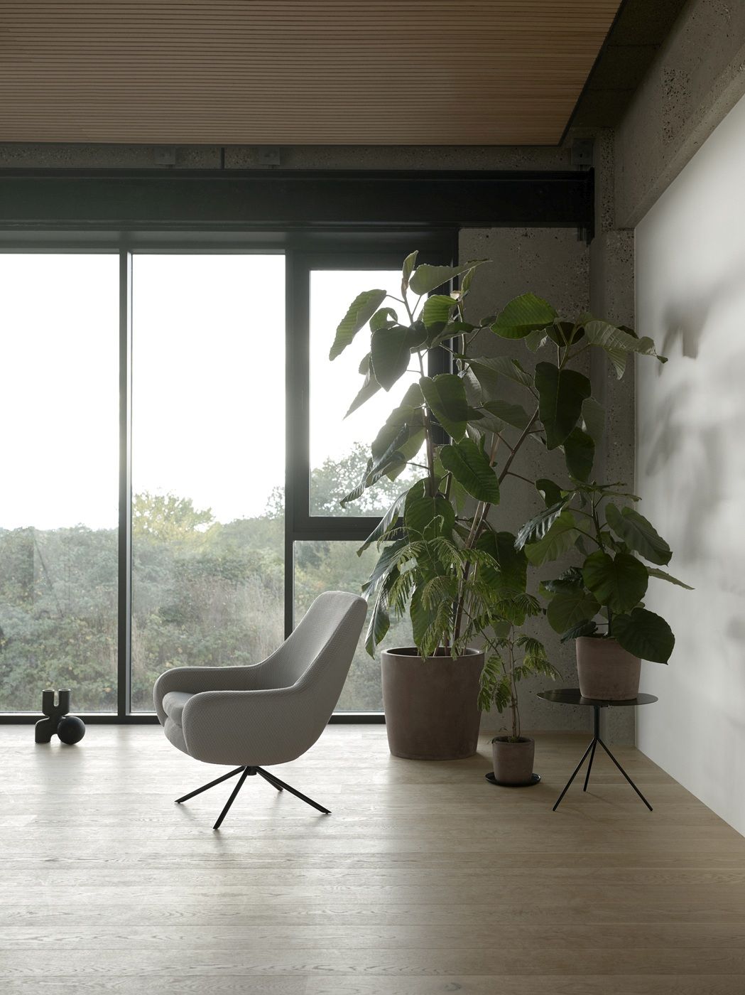 NOOMI Swivel Lounge Chair Chaise pivotante Softline