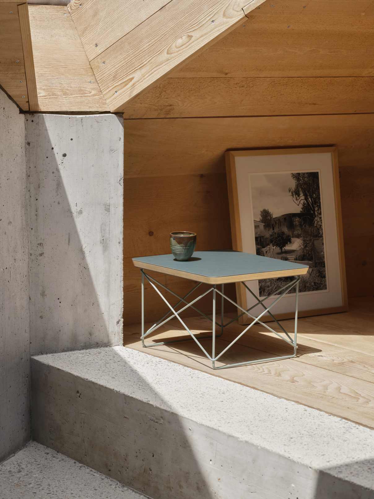 Occasional Table LTR Table d'appoint linoléum jade Vitra