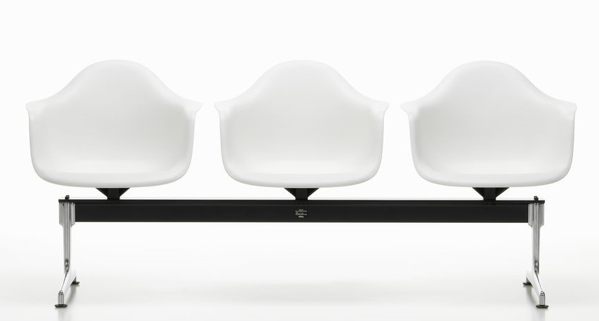 Eames Plastic Armchair RE sur traverse Vitra