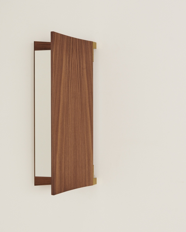 Vanity Wall Mirror 2 miroir mural Gubi 