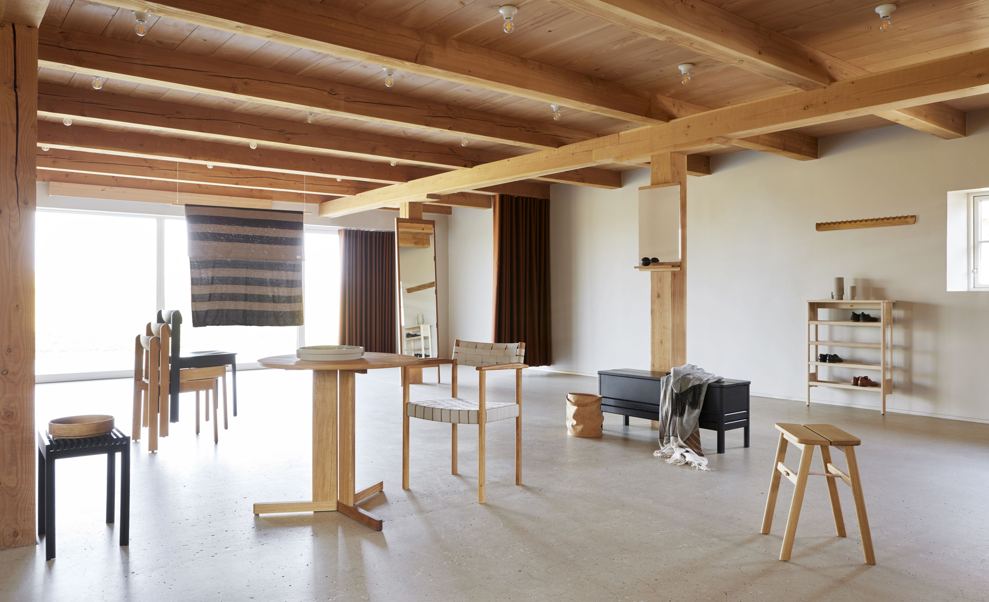 Tabouret pliant Angle Chêne Form & Refine