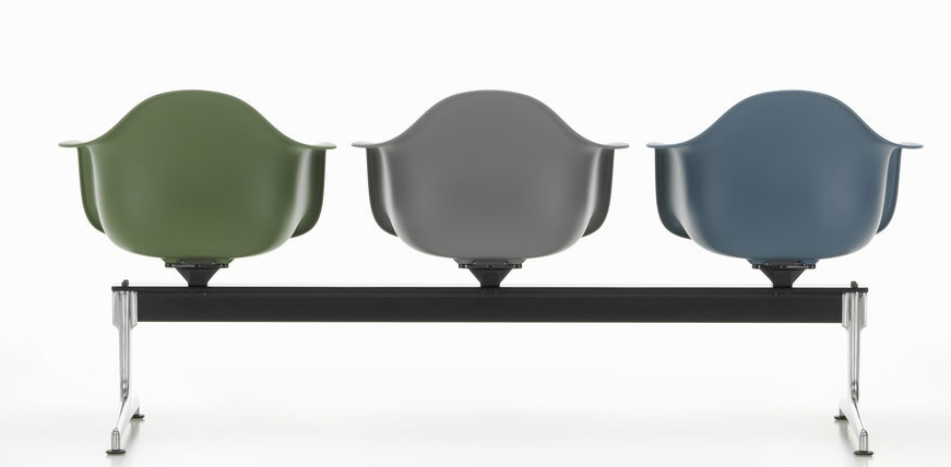 Eames Plastic Armchair RE sur traverse Vitra