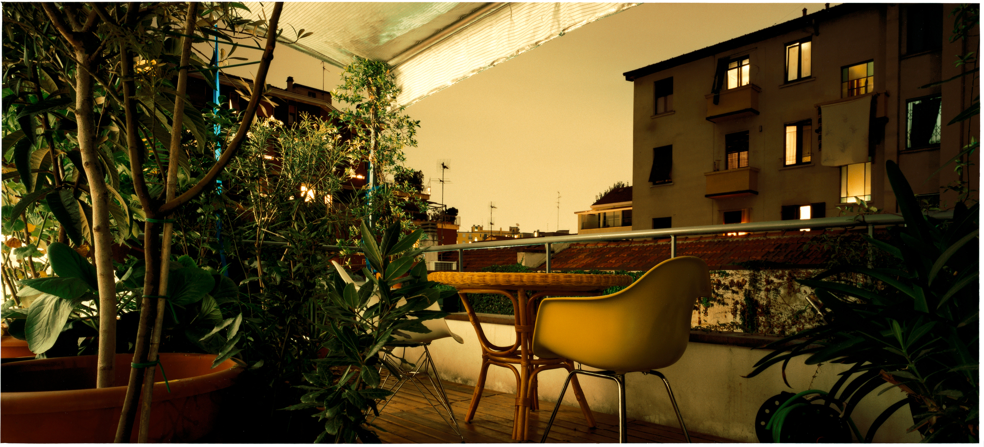 Eames Plastic Arm Chair DAR chaise avec coussin d'assise Vitra