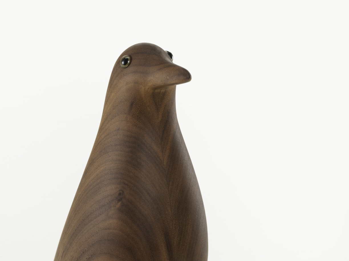 Eames House Bird Sculpture en noyer Vitra NOUVELLE VERSION