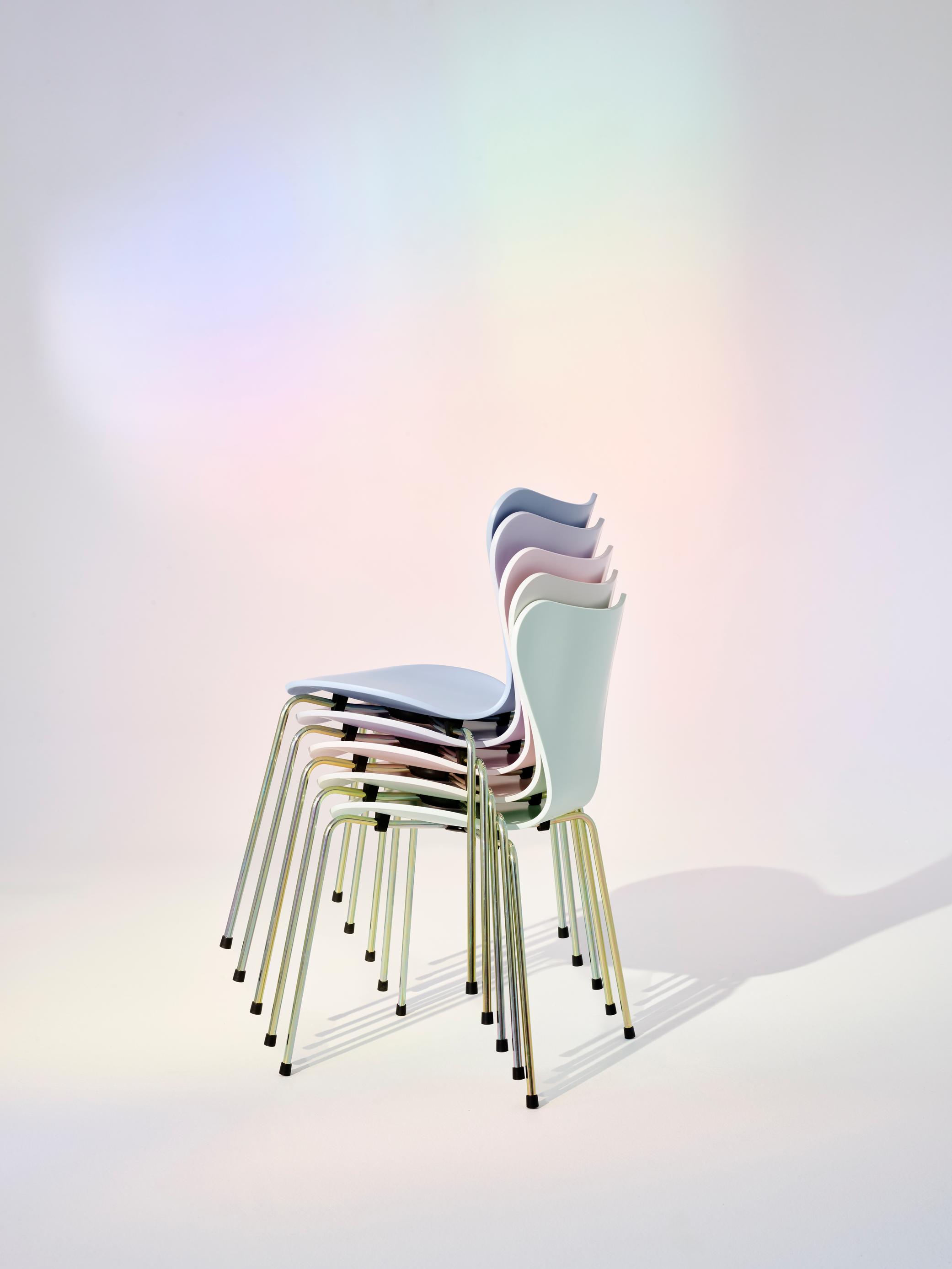 Sept / Série Chaise 3107 Fritz Hansen Ever the Sevener LIMITED EDITION