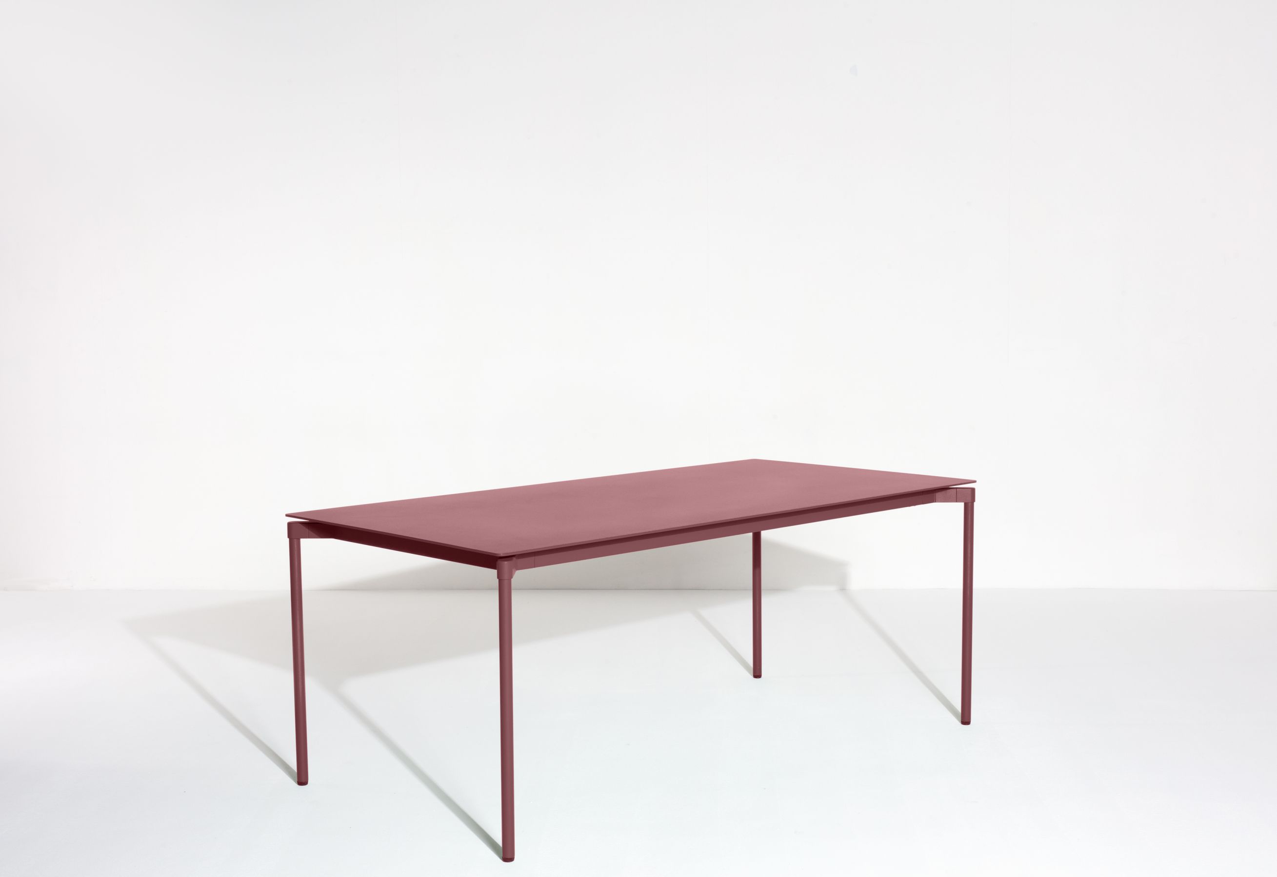Fromme Dining Table Rectangulaire Table de salle à manger rectangulaire Petite Friture Marron rouge Fromme Dining Table Rectangulaire Table de salle à manger rectangulaire Petite Friture Marron rouge