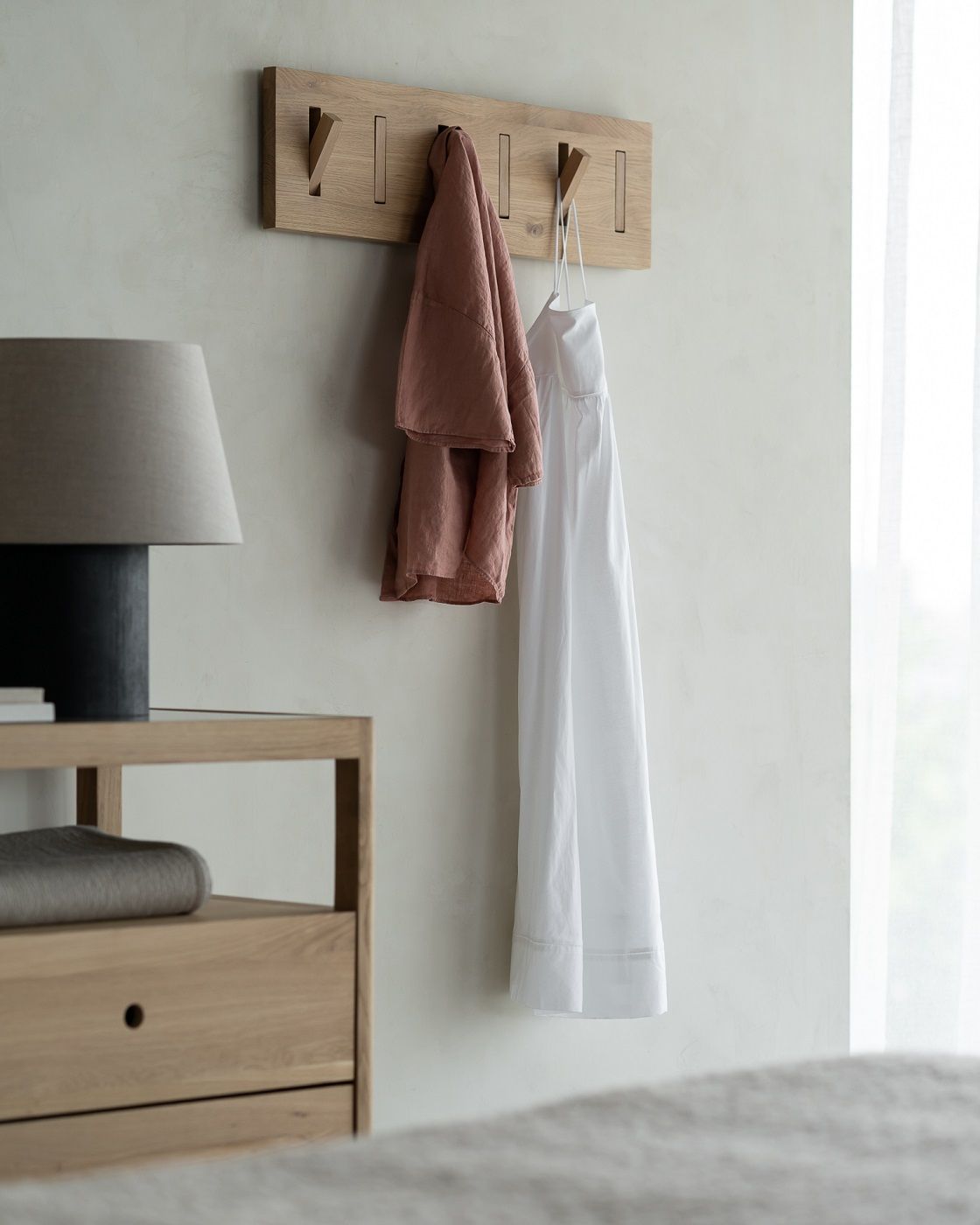 Commode Spindle avec 4 tiroirs en chêne Ethnicraft