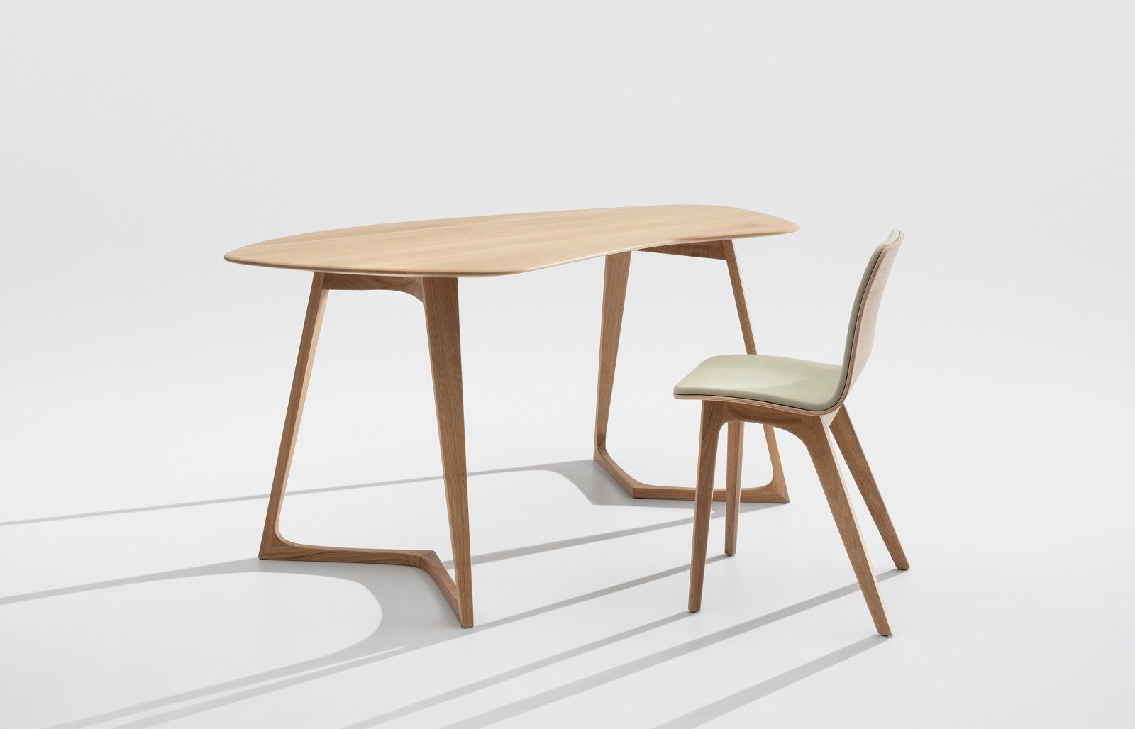 Twist Office table / bureau période