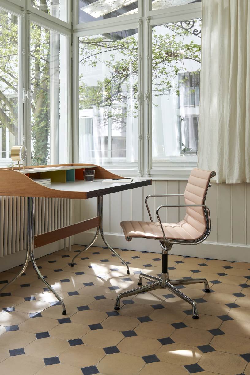 Tripod Clock Horloge de Table Vitra