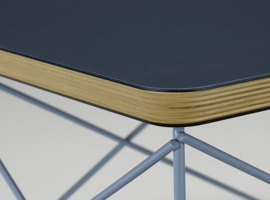 Occasional Table LTR Table d'appoint Linoléum Smoke blue Vitra 