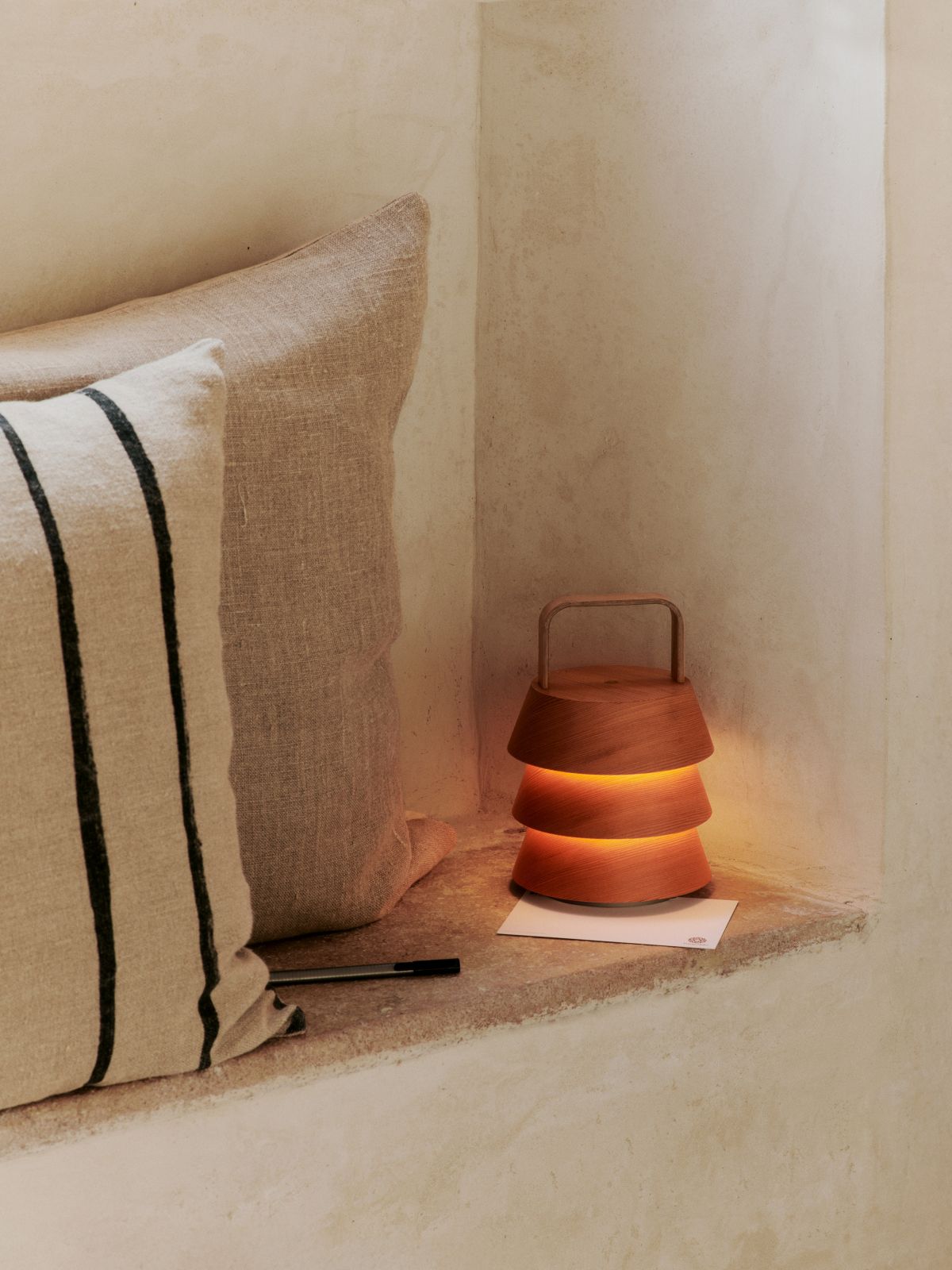 Luver lampe de table portable Ferm Living