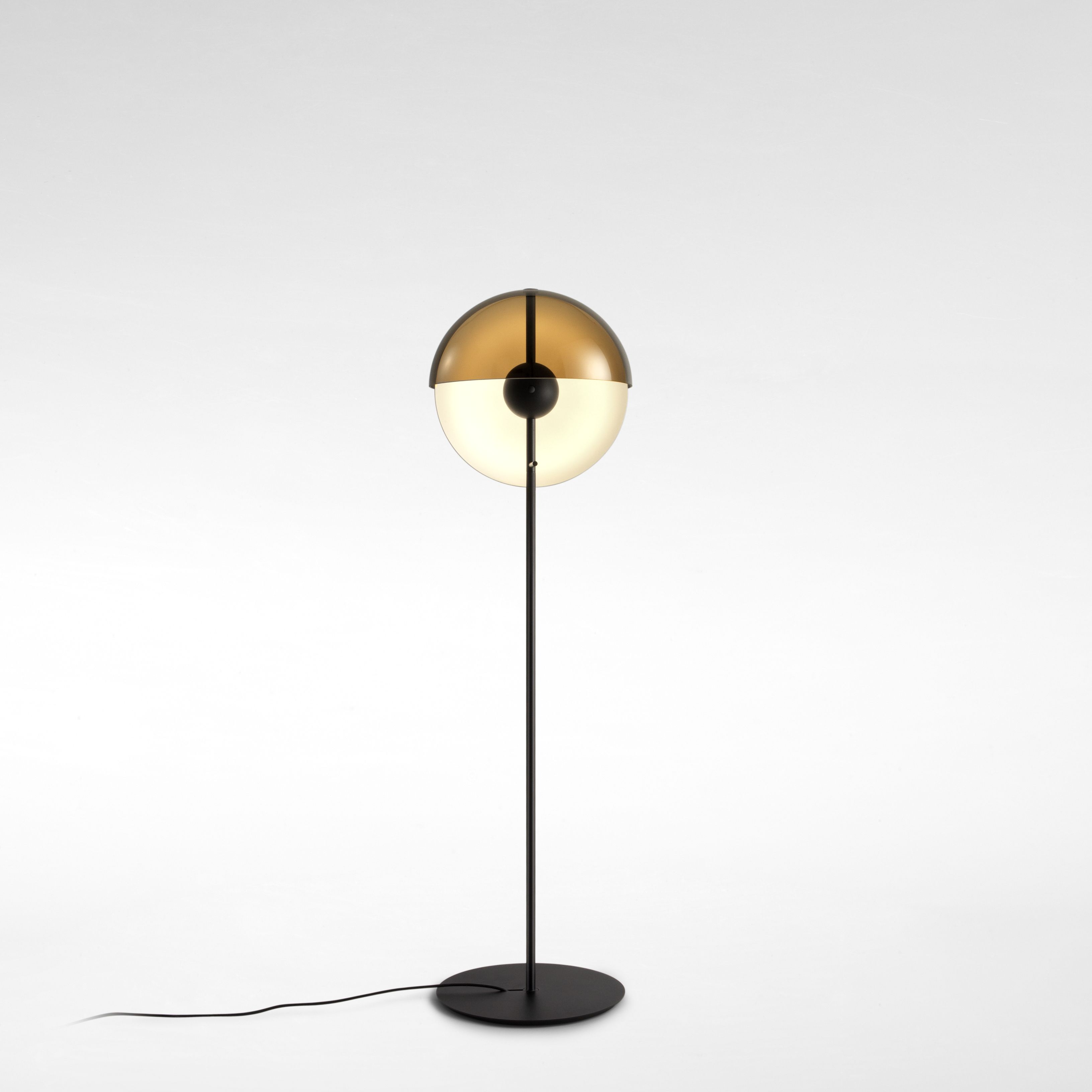 Theia P Lampadaire noir Marset