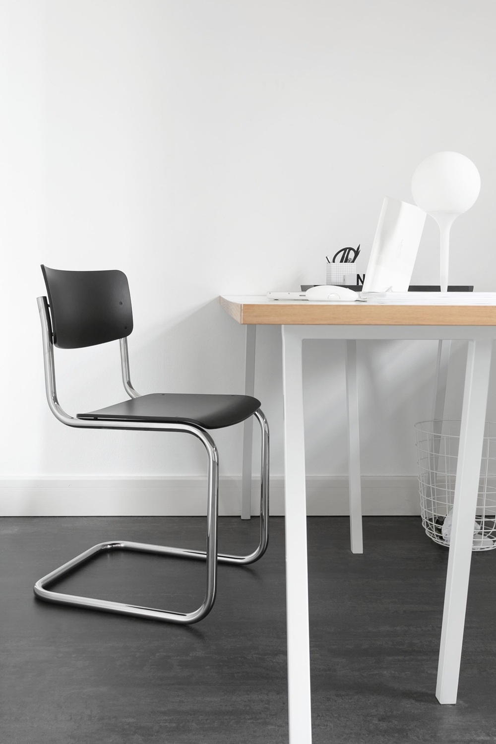 S 43 Classic Steel Tube Cantilever Chair CHROME/BLACK Thonet PREFERRED COMBINATION
