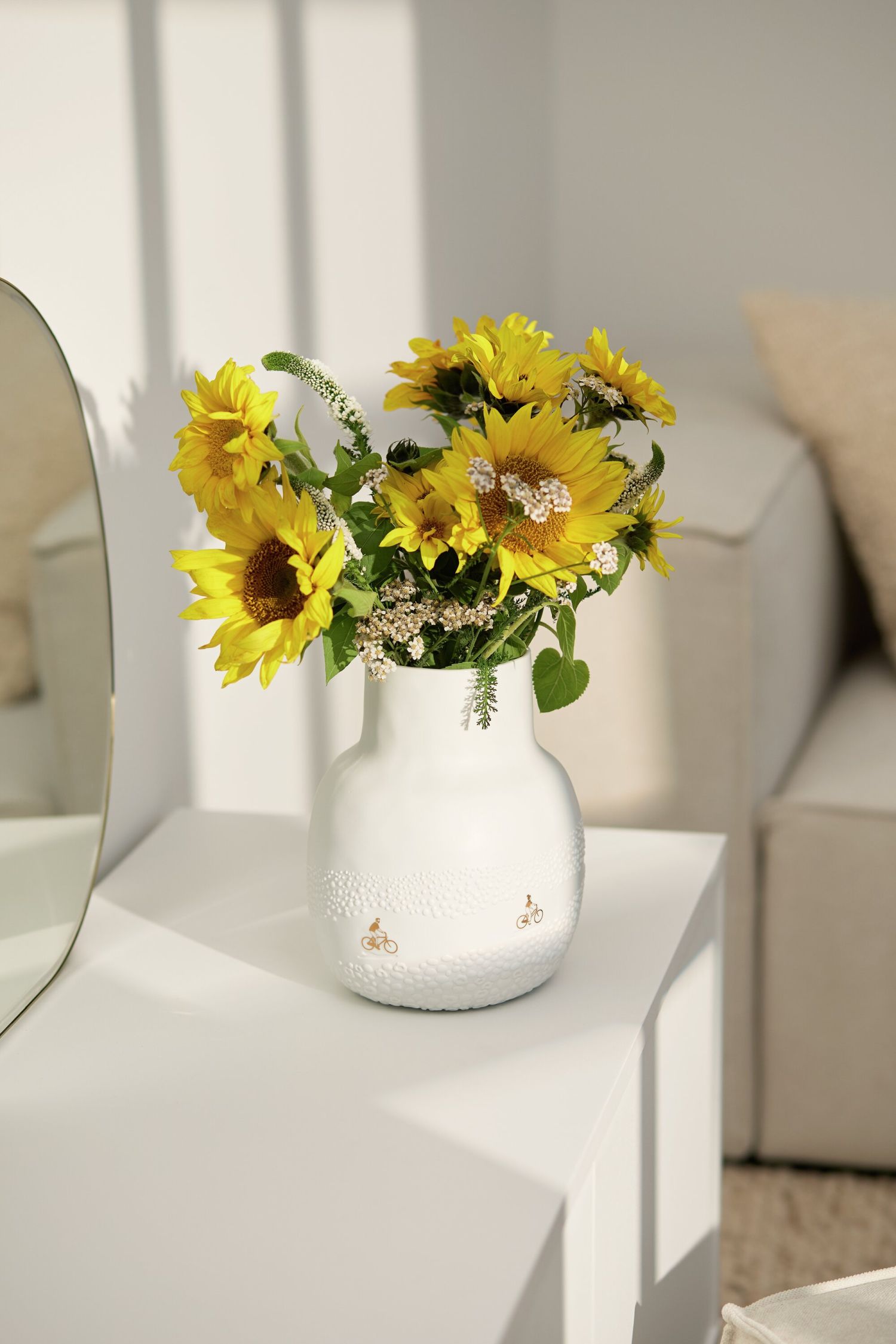 Vase Drive à travers le champ de fleurs Räder