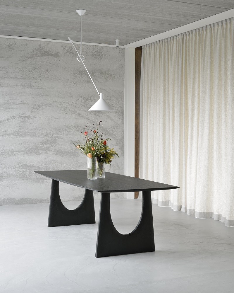 Geometric Dining table Table à manger Chêne noir Ethnicraft