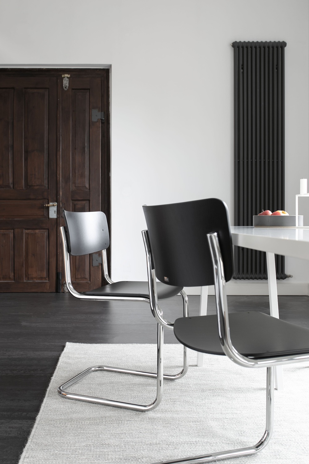 S 43 Classic Steel Tube Cantilever Chair CHROME/BLACK Thonet PREFERRED COMBINATION