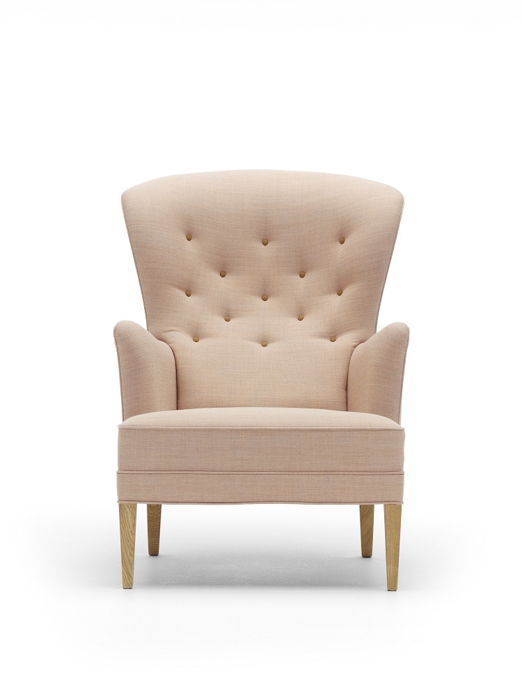 FH419 Heritage Chair von Carl Hansen & Søn: Sessel aus Eiche mit beigem Stoff.