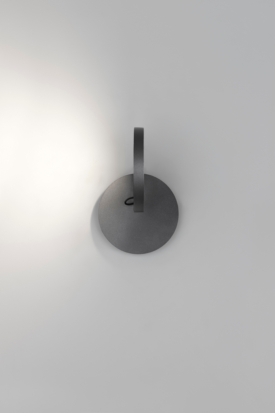 Demetra Faretto Applique murale sans interrupteur gris anthracite Artemide OFFRE SPECIALE