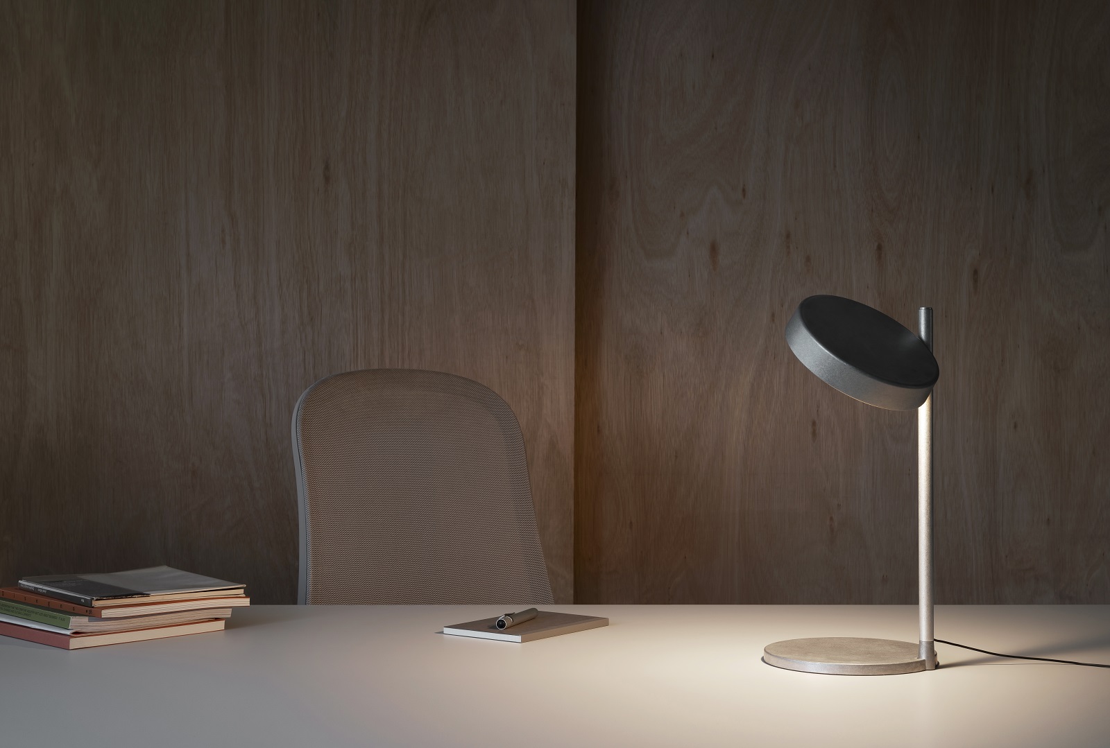 w242 B2 Pastille alu Base lampe de table wästberg