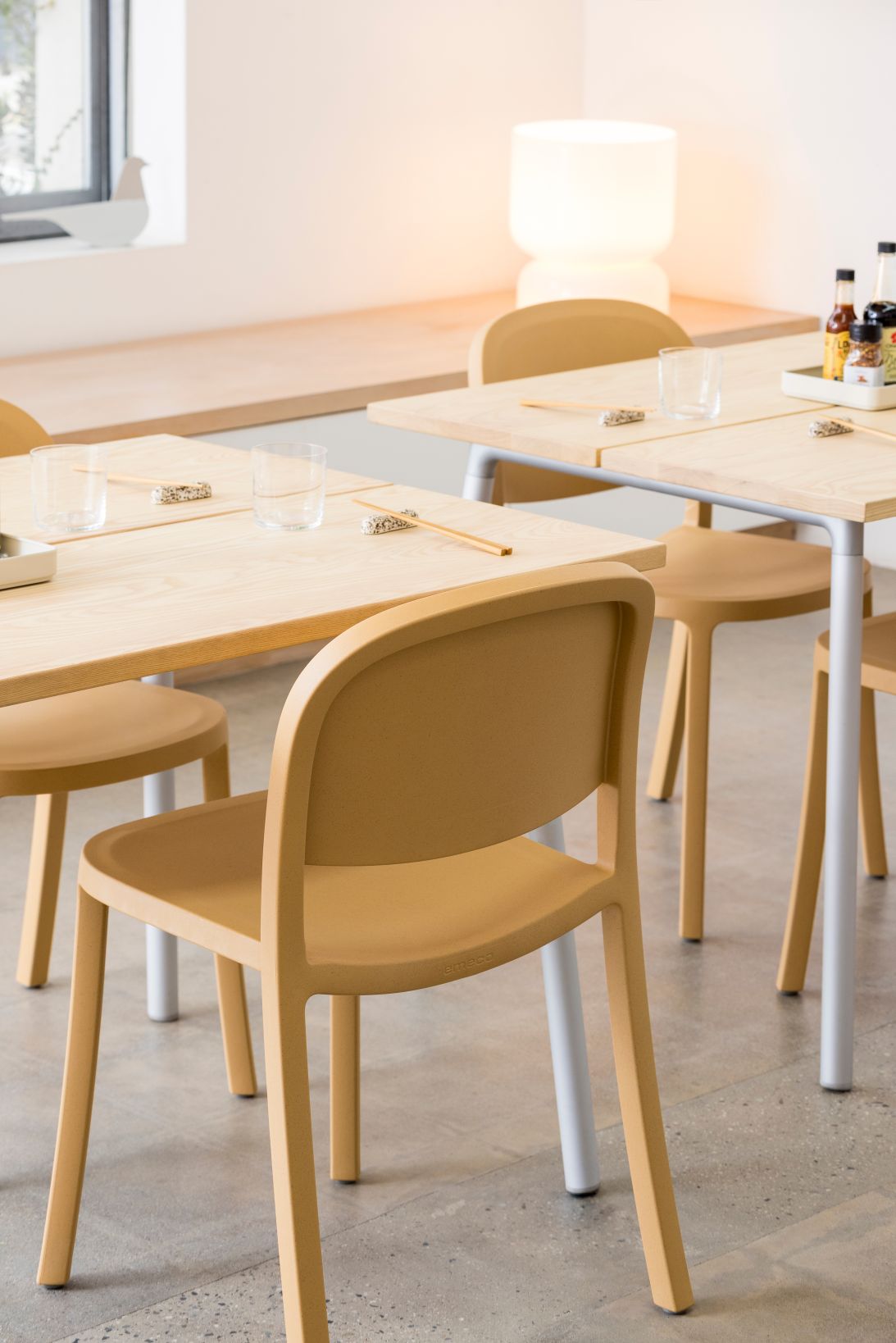 1 Inch Reclaimed chaise empilable Bleu Emeco