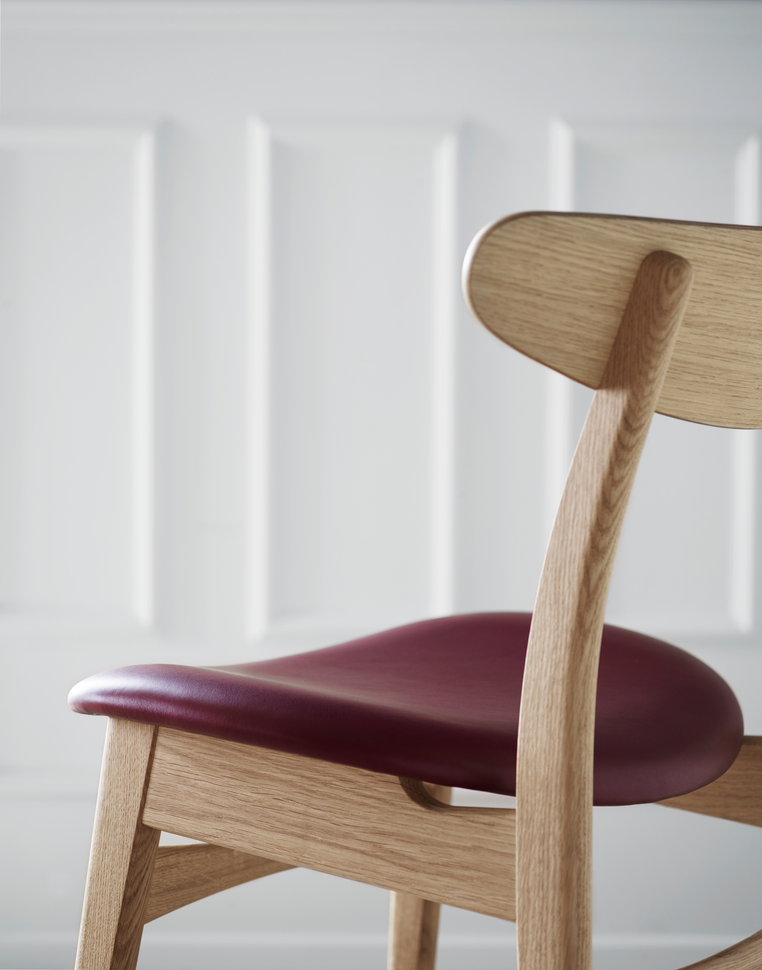 CH30P Chaise rembourrée Carl Hansen &amp; Søn Cadre chene noir thor 350