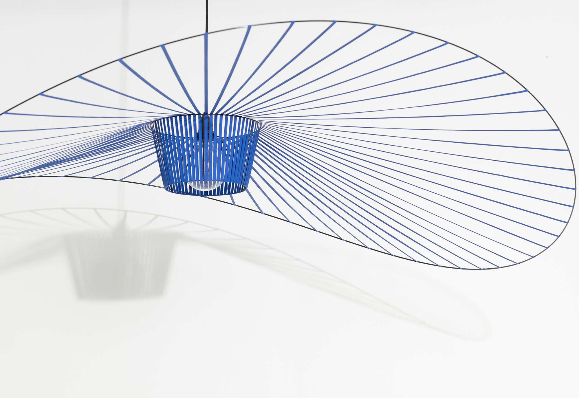 Vertigo Suspension Medium Bleu cobalt Petite Friture